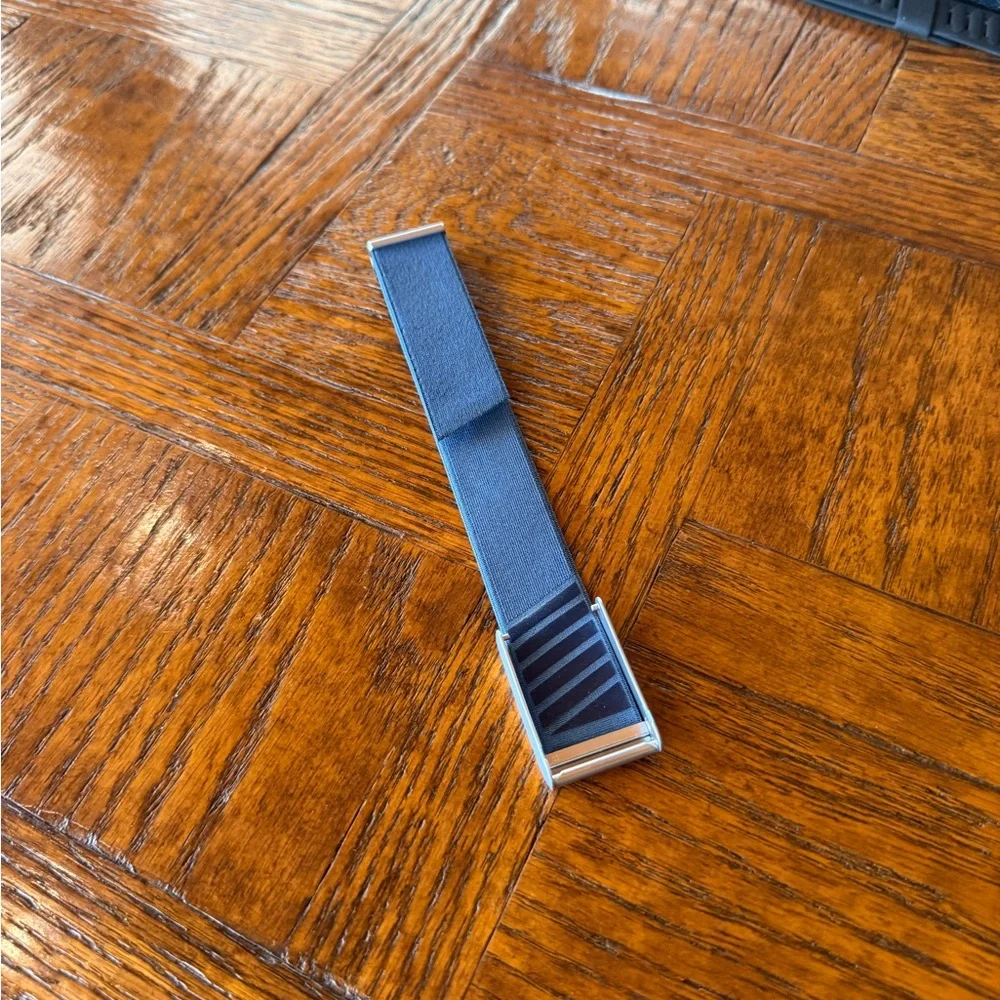 WHOOP 4.0 Strap | Unworn - Picture 4 of 4